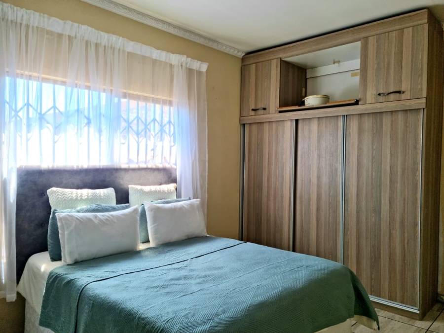3 Bedroom Property for Sale in Tlhageng Northern Cape